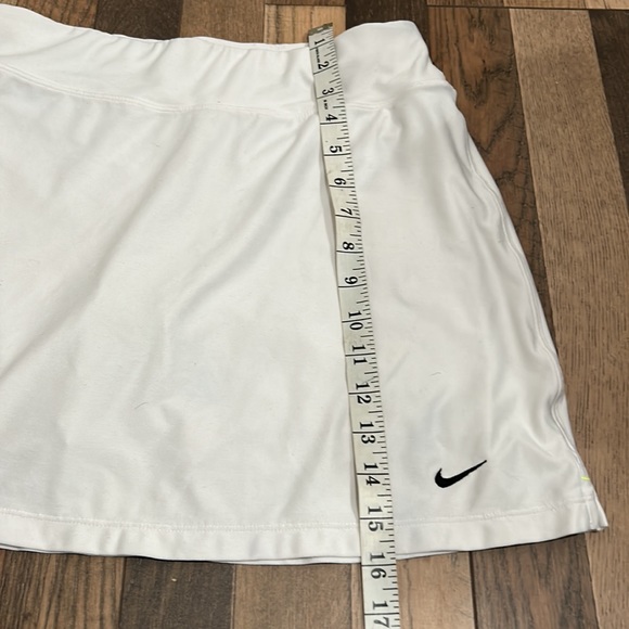 Nike White Tennis Athletic Golf Mini Skirt Skort Size Medium - Picture 13 of 13